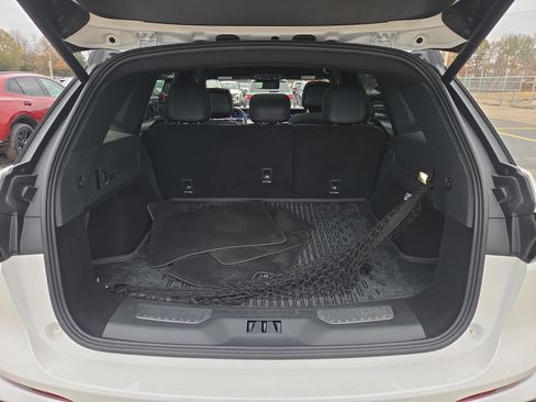 Used 2024 Lincoln Nautilus Reserve w/ Equipment Group 203A image 9