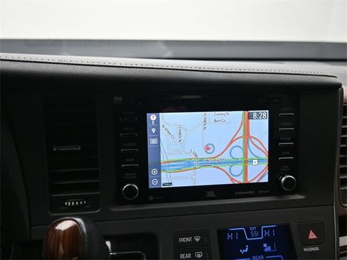 Used 2019 Toyota Sienna L image 30