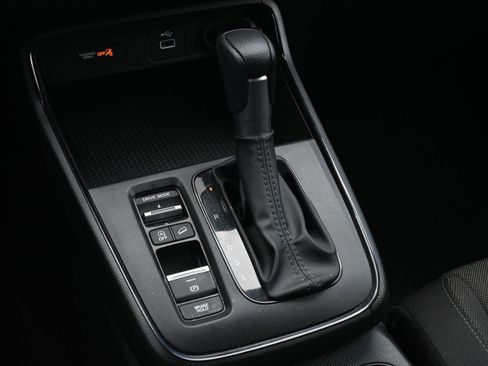 Used 2025 Honda CR-V LX image 14