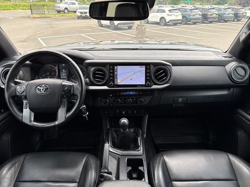 Used 2021 Toyota Tacoma TRD Off-Road w/ TRD Premium Off Road Package AWD/4WD image 13