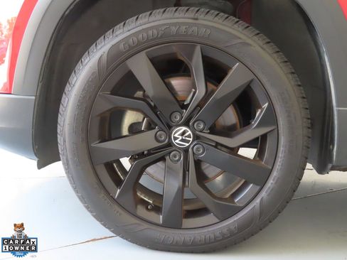 Used 2022 Volkswagen Taos SE FWD image 28