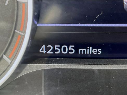 Used 2021 Nissan Rogue SV image 19