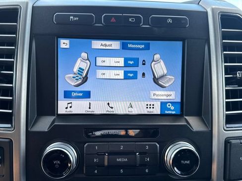 Used 2018 Ford F150 Platinum w/ Equipment Group 701A Luxury AWD/4WD image 38