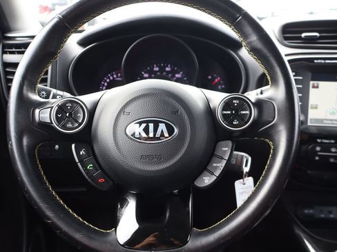 Used 2015 Kia Soul + w/ Audio Package FWD image 6