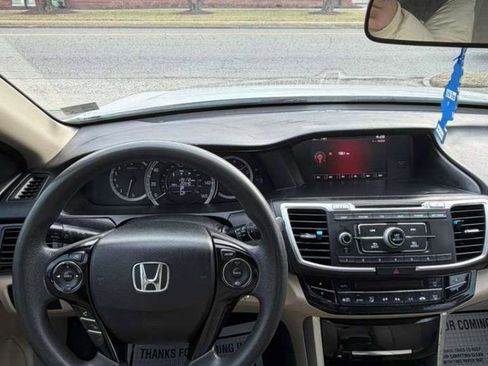 Used 2017 Honda Accord LX image 25