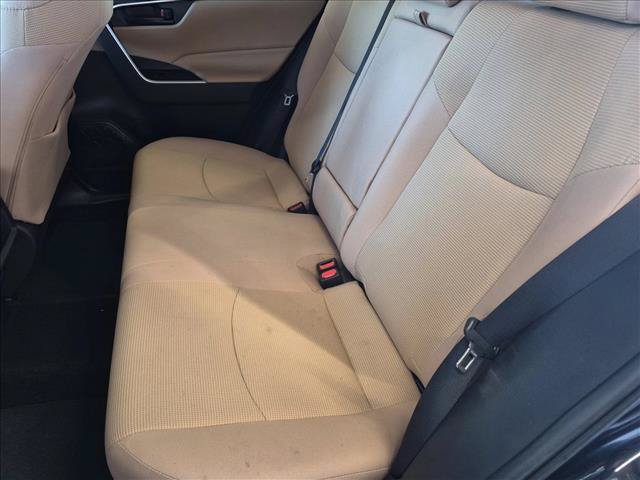 Used 2019 Toyota RAV4 LE FWD image 15