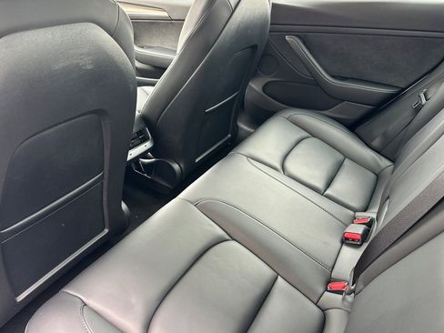 Used 2022 Tesla Model 3 Long Range image 12