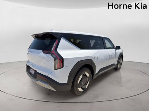 New 2026 Kia EV9 Light RWD image 4