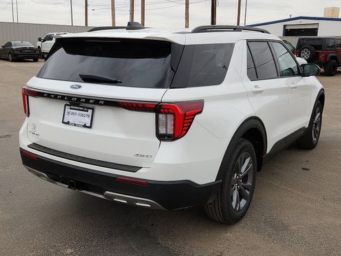 New 2026 Ford Explorer Active w/ Active Comfort Package AWD/4WD image 4