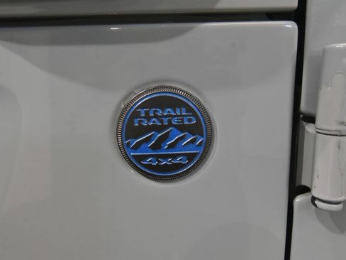Used 2024 Jeep Wrangler Unlimited AWD/4WD image 14