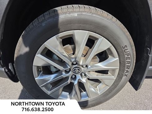 Used 2019 Toyota RAV4 XLE Premium image 15