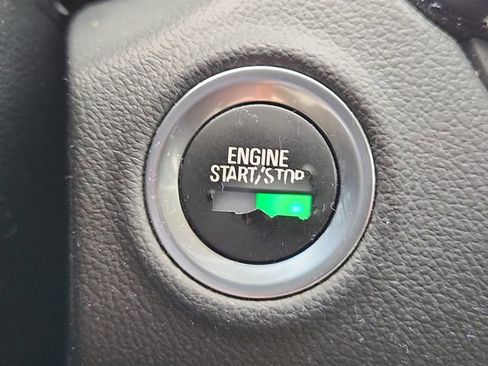 Used 2017 Buick Envision Essence image 16