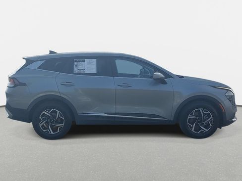 Used 2023 Kia Sportage LX FWD image 4
