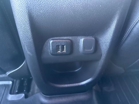 Used 2015 Chevrolet Colorado Z71 image 16