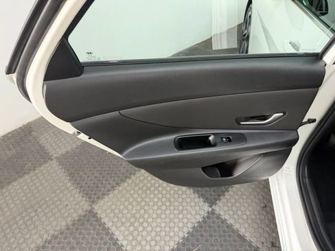 Certified 2023 Hyundai Elantra Limited FWD image 35