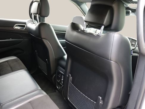 Used 2022 Jeep Grand Cherokee Laredo X RWD image 21
