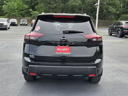 New 2026 Nissan Rogue SV FWD image 4