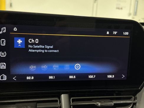 Used 2025 Chevrolet Trax LT FWD image 14