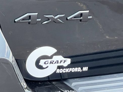 Used 2018 Jeep Grand Cherokee Altitude AWD/4WD image 2