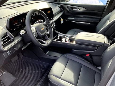 New 2026 Chevrolet Traverse LT w/ Sun and Wheel Package image 7