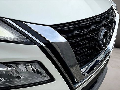 Certified 2023 Nissan Rogue SV w/ SV Premium B Package AWD/4WD image 33
