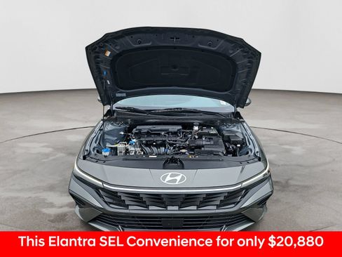 Used 2025 Hyundai Elantra SEL w/ Cargo Package FWD image 39