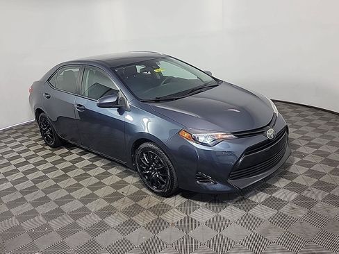 Used 2019 Toyota Corolla LE w/ Carpet Mat Package (TMS) FWD image 2