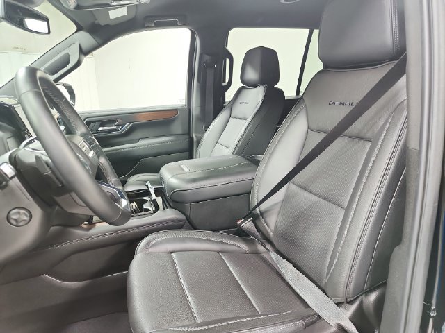 Used 2025 GMC Yukon Denali AWD/4WD image 19