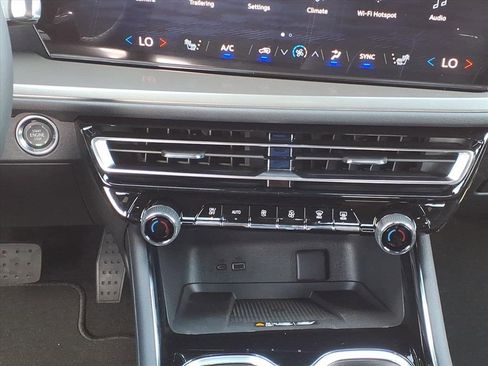 New 2026 Chevrolet Traverse LT image 15