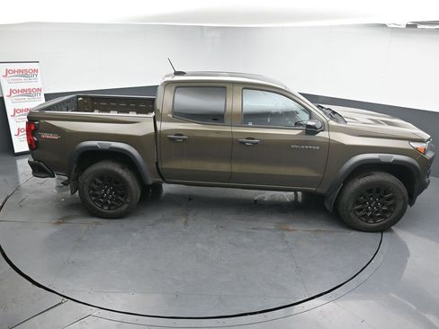 Used 2023 Chevrolet Colorado Trail Boss image 17
