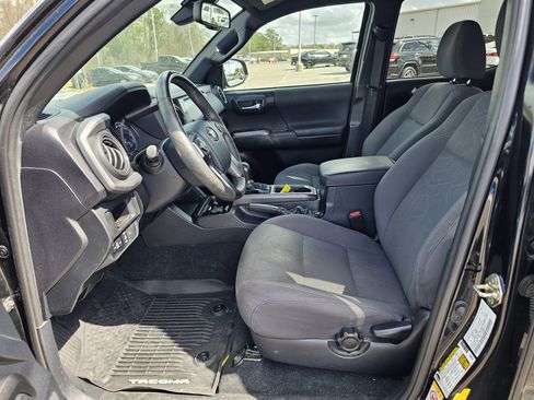 Used 2019 Toyota Tacoma TRD Sport image 15