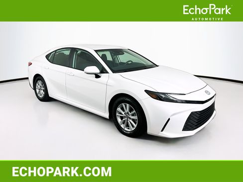 Used 2025 Toyota Camry LE image 1