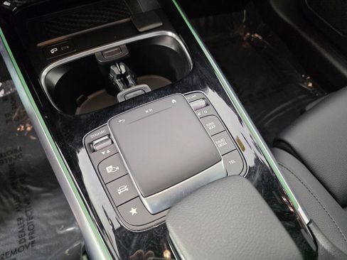 Certified 2022 Mercedes-Benz GLB 250 image 23
