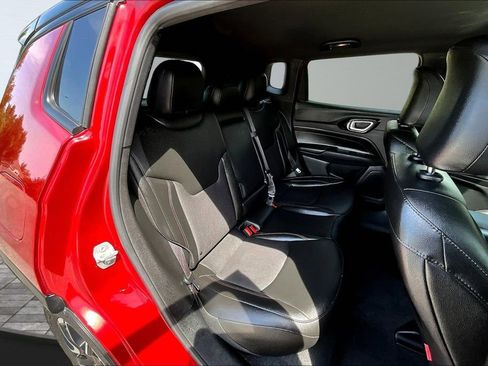 Used 2025 Jeep Compass Trailhawk w/ Trailer Tow Group AWD/4WD image 24