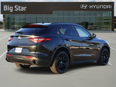 Used 2021 Alfa Romeo Stelvio Sprint w/ Nero Edizione image 4