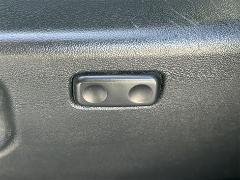 Used 2020 Toyota Tacoma SR5 image 24