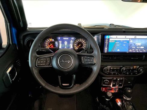 Used 2024 Jeep Wrangler Unlimited Rubicon AWD/4WD image 16