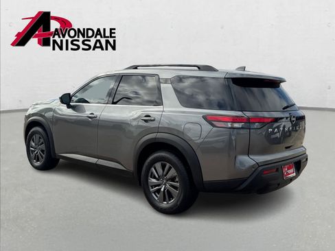 Certified 2022 Nissan Pathfinder SV image 4