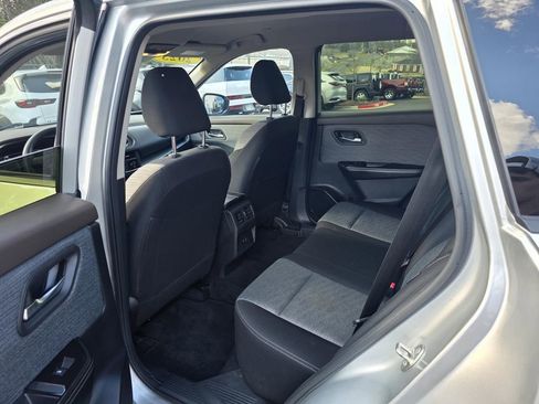 Used 2023 Nissan Rogue SV image 23