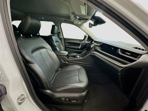 Used 2022 Jeep Grand Cherokee Limited 4xe w/ Luxury Tech Group II image 34