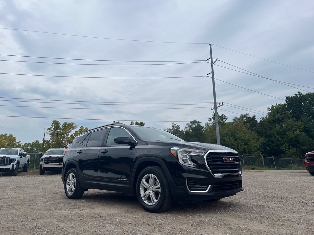 Used 2024 GMC Terrain SLE w/ Driver Convenience Package FWD image 5