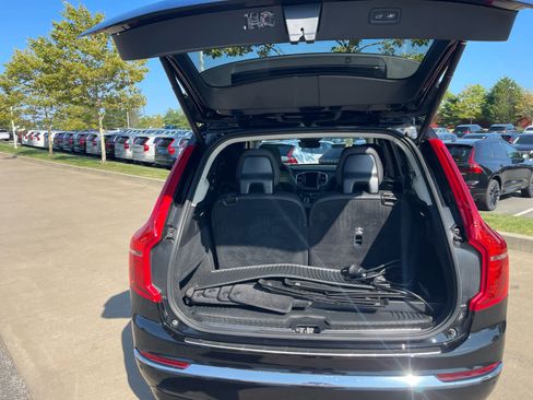 Used 2024 Volvo XC90 T8 Ultimate w/ Protection Package image 9
