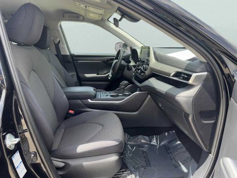 Used 2020 Toyota Highlander L image 57