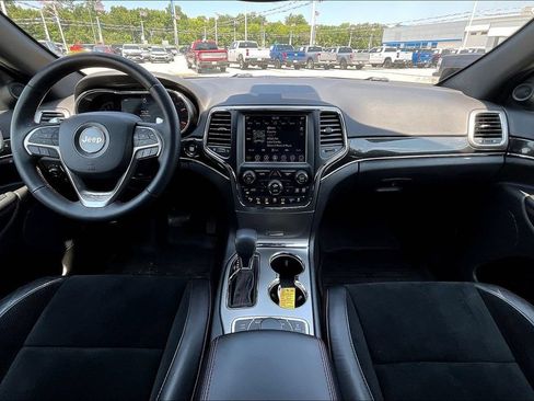 Used 2018 Jeep Grand Cherokee Trailhawk AWD/4WD image 5