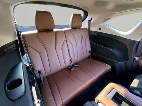 Used 2024 Acura MDX SH-AWD w/ Advance Package image 19
