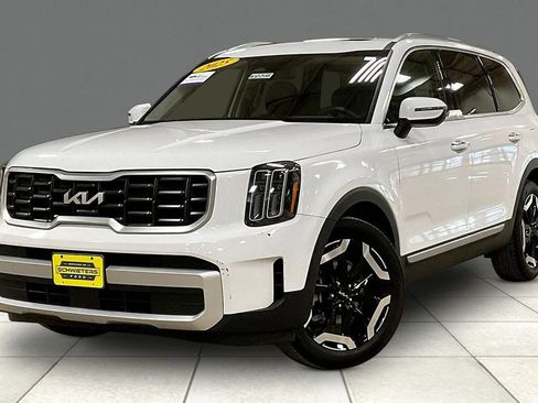 Used 2025 Kia Telluride S AWD/4WD image 2