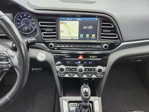 Used 2019 Hyundai Elantra Limited w/ Ultimate Package 02 image 14