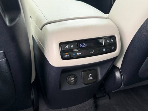 Used 2024 Hyundai Palisade Calligraphy AWD/4WD image 17