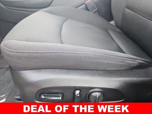 Used 2018 Chevrolet Malibu LT image 28