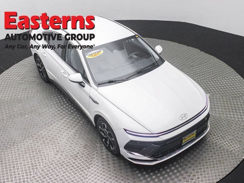 Used 2024 Hyundai Sonata SEL FWD image 3